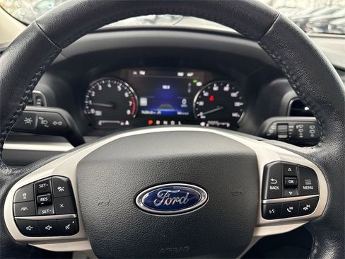 Used 2021 Ford Explorer XLT w/ Equipment Group 202A image 11