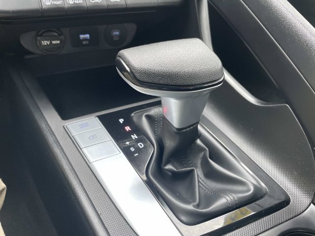 Used 2024 Hyundai Elantra SEL FWD image 25