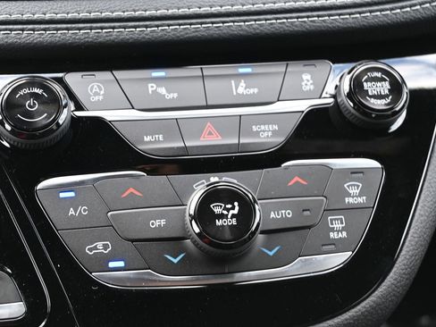 New 2026 Chrysler Pacifica Select image 14