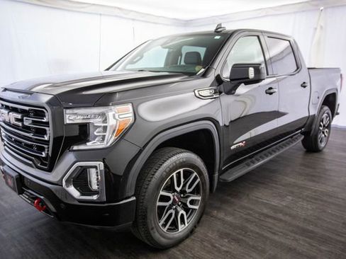 Used 2022 GMC Sierra 1500 AT4 w/ AT4 Premium Package image 3