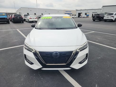 Used 2022 Nissan Sentra SR w/ SR Premium Package FWD image 10