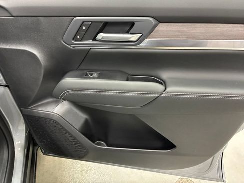 New 2027 GMC Terrain Denali w/ LPO, Floor Liner Package AWD/4WD image 9