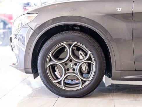 Used 2023 Alfa Romeo Stelvio Ti AWD/4WD image 8