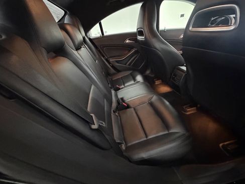Used 2014 Mercedes-Benz CLA 250 image 9
