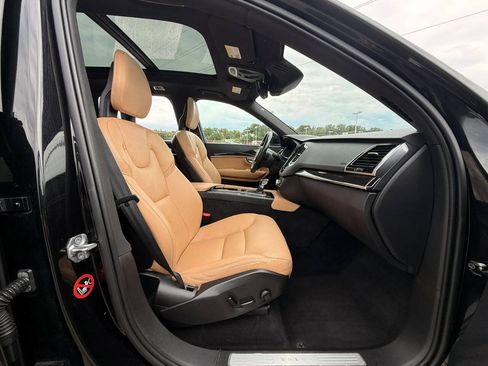 Used 2018 Volvo XC90 T6 Momentum w/ Convenience Package AWD/4WD image 25