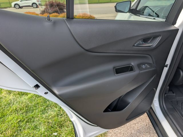 Used 2024 Chevrolet Equinox LT w/ LPO, Floor Liner Package FWD image 13