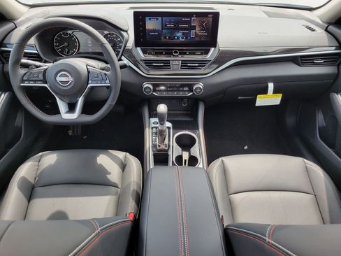 New 2025 Nissan Altima 2.5 SR w/ SR Premium Package image 17