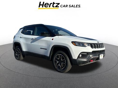 Used 2025 Jeep Compass Trailhawk w/ Trailer Tow Group image 1