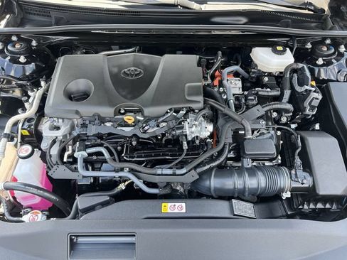 Used 2025 Toyota Camry SE FWD image 30