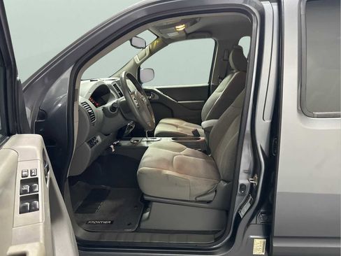 Used 2020 Nissan Frontier SV image 10