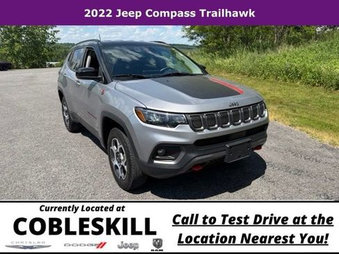 Used 2022 Jeep Compass Trailhawk w/ Trailhawk Convenience Group AWD/4WD image 1