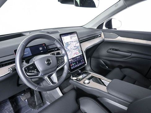 Certified 2025 Volvo EX90 Plus AWD/4WD image 6