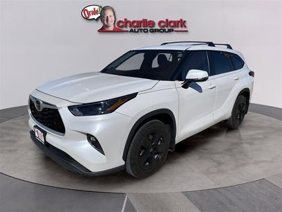 Used 2024 Toyota Highlander LE