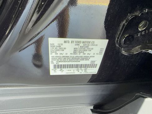 Used 2023 Ford Explorer XLT w/ Equipment Group 202A AWD/4WD image 36