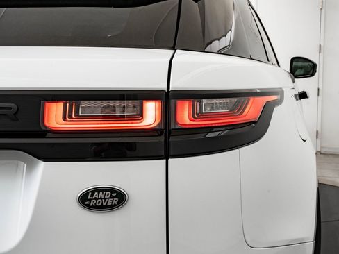 Used 2023 Land Rover Range Rover Velar R-Dynamic S image 9