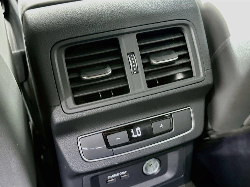 Used 2025 Audi SQ5 Premium Plus AWD/4WD image 27