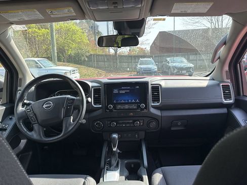 Used 2022 Nissan Frontier SV image 11