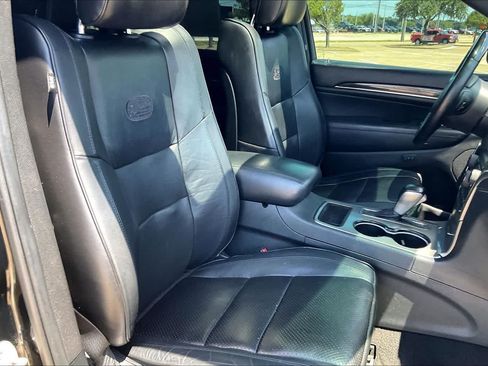 Used 2018 Jeep Grand Cherokee Overland RWD image 11