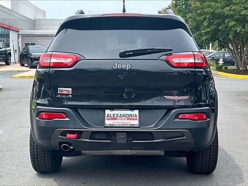 Used 2015 Jeep Cherokee Trailhawk w/ Leather Interior Group AWD/4WD image 4