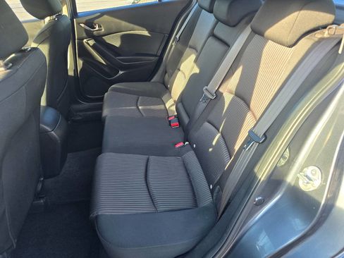 Used 2015 MAZDA MAZDA3 i Touring image 19