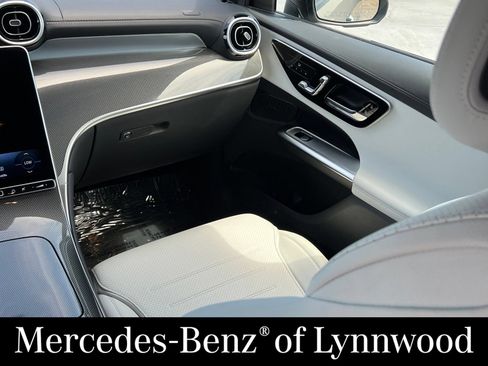 Used 2025 Mercedes-Benz GLC 350e 4MATIC w/ AMG Line image 21