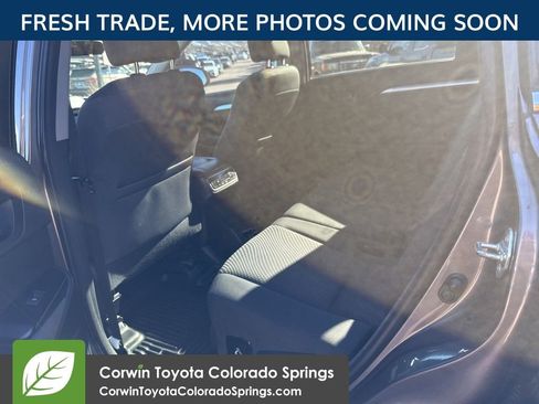 Used 2015 Toyota Highlander LE image 13