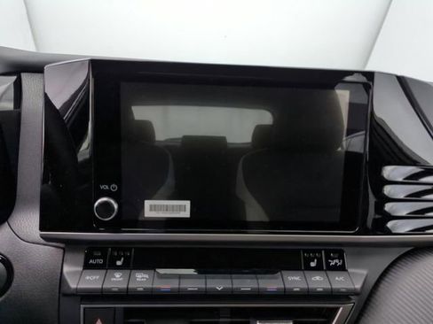 Used 2026 Toyota Camry Hybrid w/ Convenience Package FWD image 23