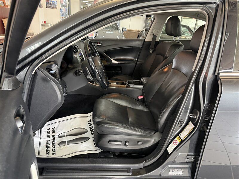 Used 2009 Lexus IS 250 AWD w/ Premium Pkg image 9