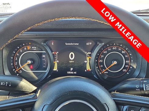 Used 2024 Jeep Gladiator Sport image 23