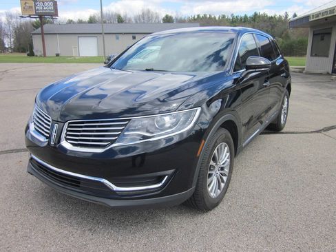 Used 2018 Lincoln MKX Select w/ Select Plus Package AWD/4WD image 2