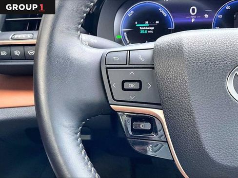 Certified 2025 Toyota Crown Signia AWD/4WD image 24