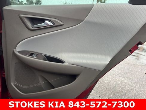 Used 2017 Chevrolet Malibu LT image 27