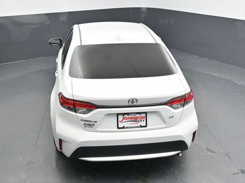 Used 2021 Toyota Corolla LE image 30