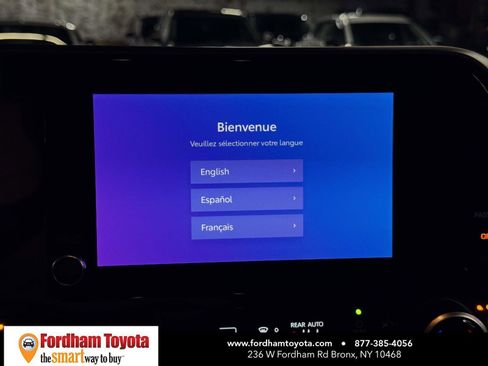Used 2023 Toyota Highlander XLE AWD/4WD image 26