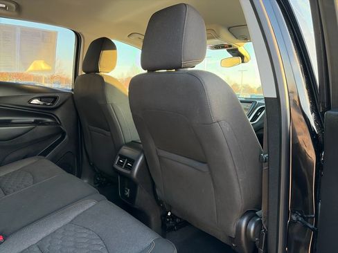 Used 2019 Chevrolet Equinox LT w/ Driver Convenience Package image 32