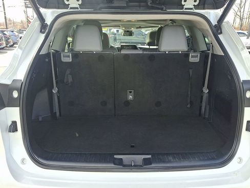 Used 2022 Toyota Highlander XLE image 32