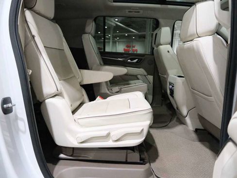 Used 2022 GMC Yukon XL Denali w/ Advanced Technology Package image 25