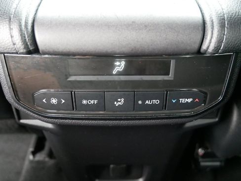 Used 2024 Toyota Grand Highlander AWD image 13