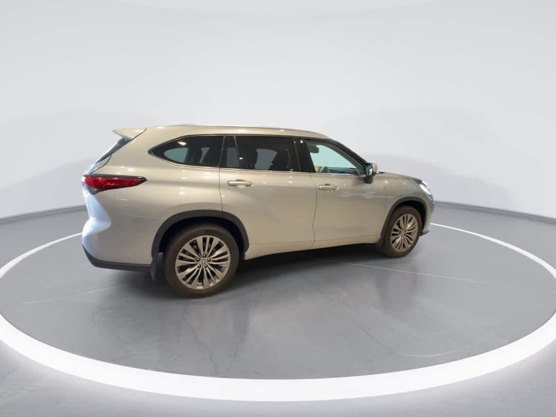 Used 2021 Toyota Highlander Platinum AWD/4WD image 8