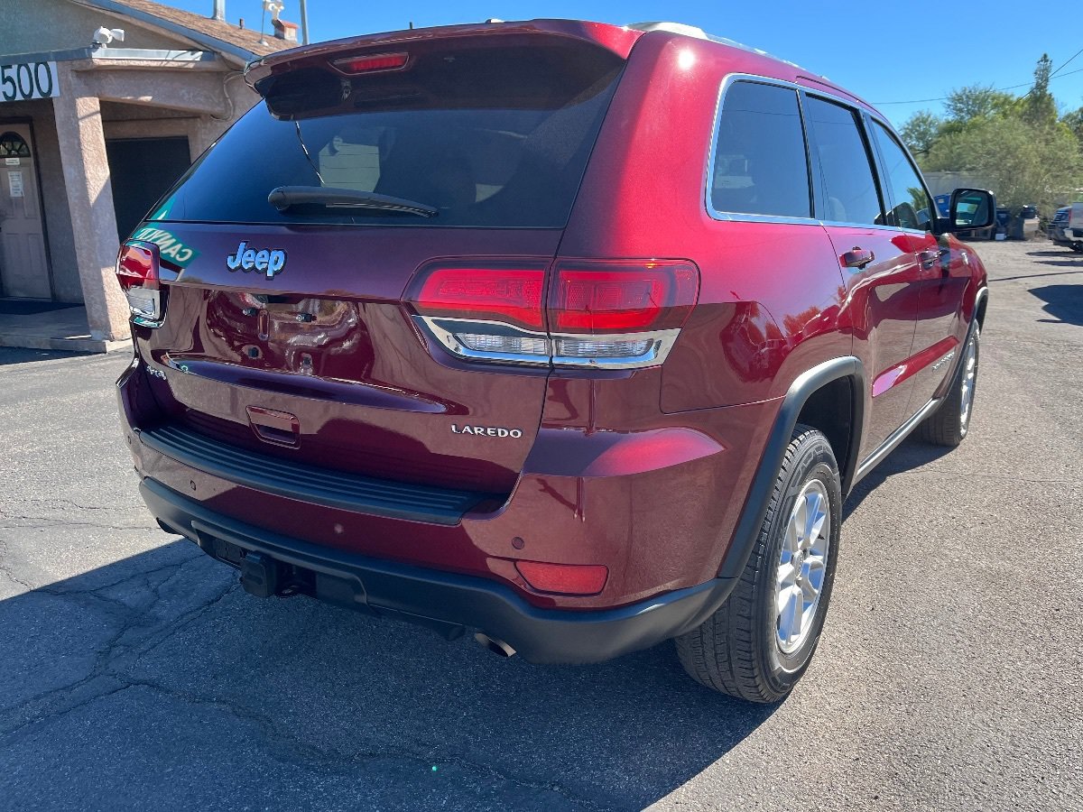 Used 2020 Jeep Grand Cherokee Laredo AWD/4WD image 5