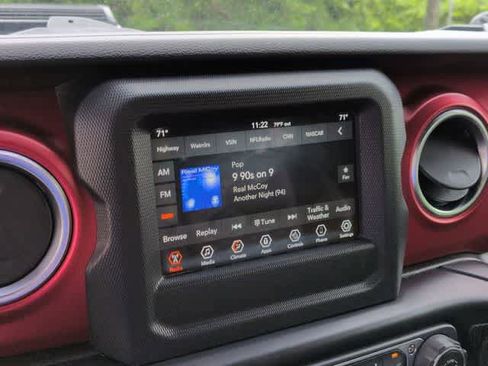 Used 2021 Jeep Gladiator Rubicon w/ Cold Weather Group AWD/4WD image 29