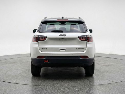 Used 2025 Jeep Compass Trailhawk image 7
