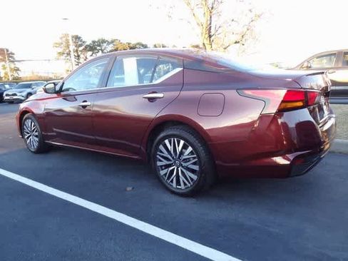 Used 2023 Nissan Altima 2.5 SV image 7