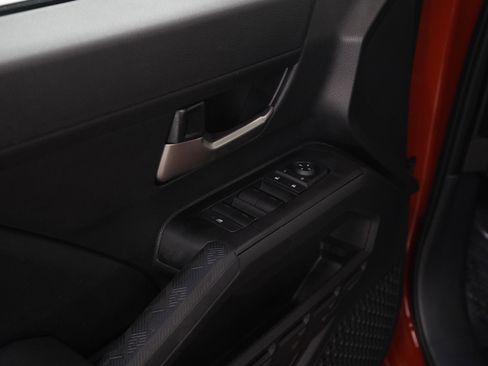 Used 2025 Toyota Tacoma TRD Off-Road image 19