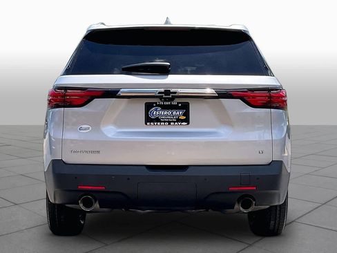 Used 2022 Chevrolet Traverse LT FWD image 5