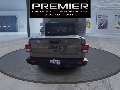 Used 2021 Jeep Gladiator Sport AWD/4WD image 7