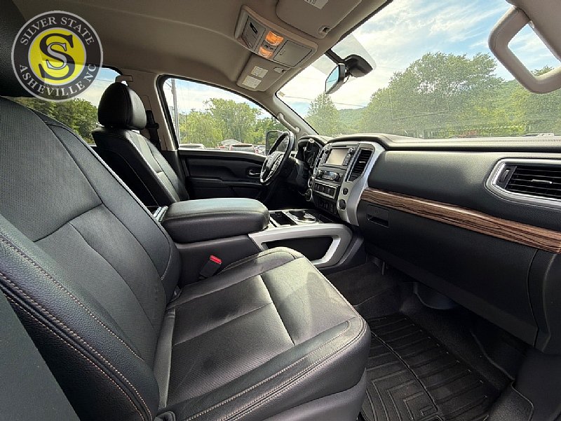 Used 2018 Nissan Titan SL w/ Chrome Package AWD/4WD image 14