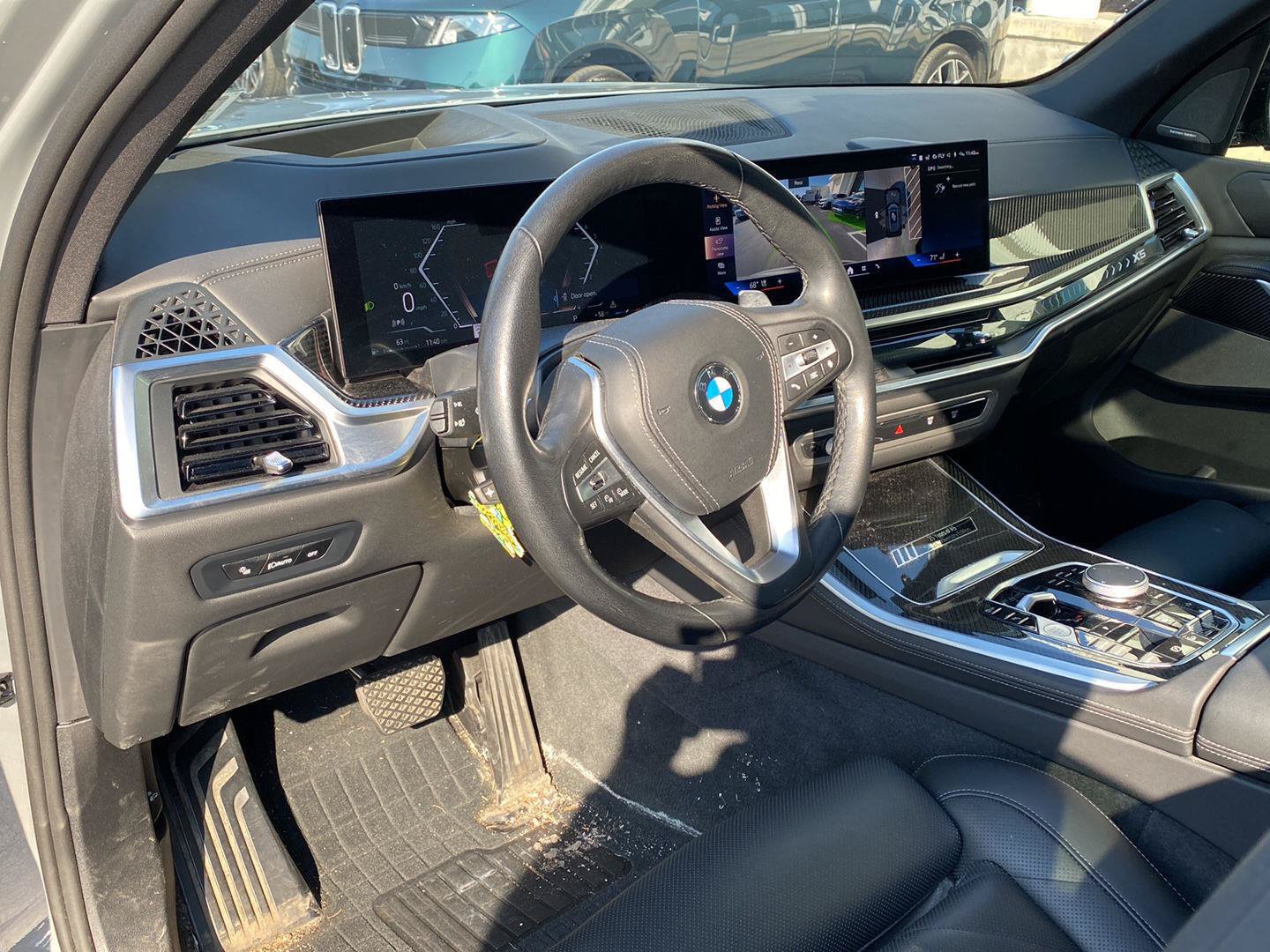 Used 2025 BMW X5 xDrive40i w/ Parking Assistance Package AWD/4WD image 10
