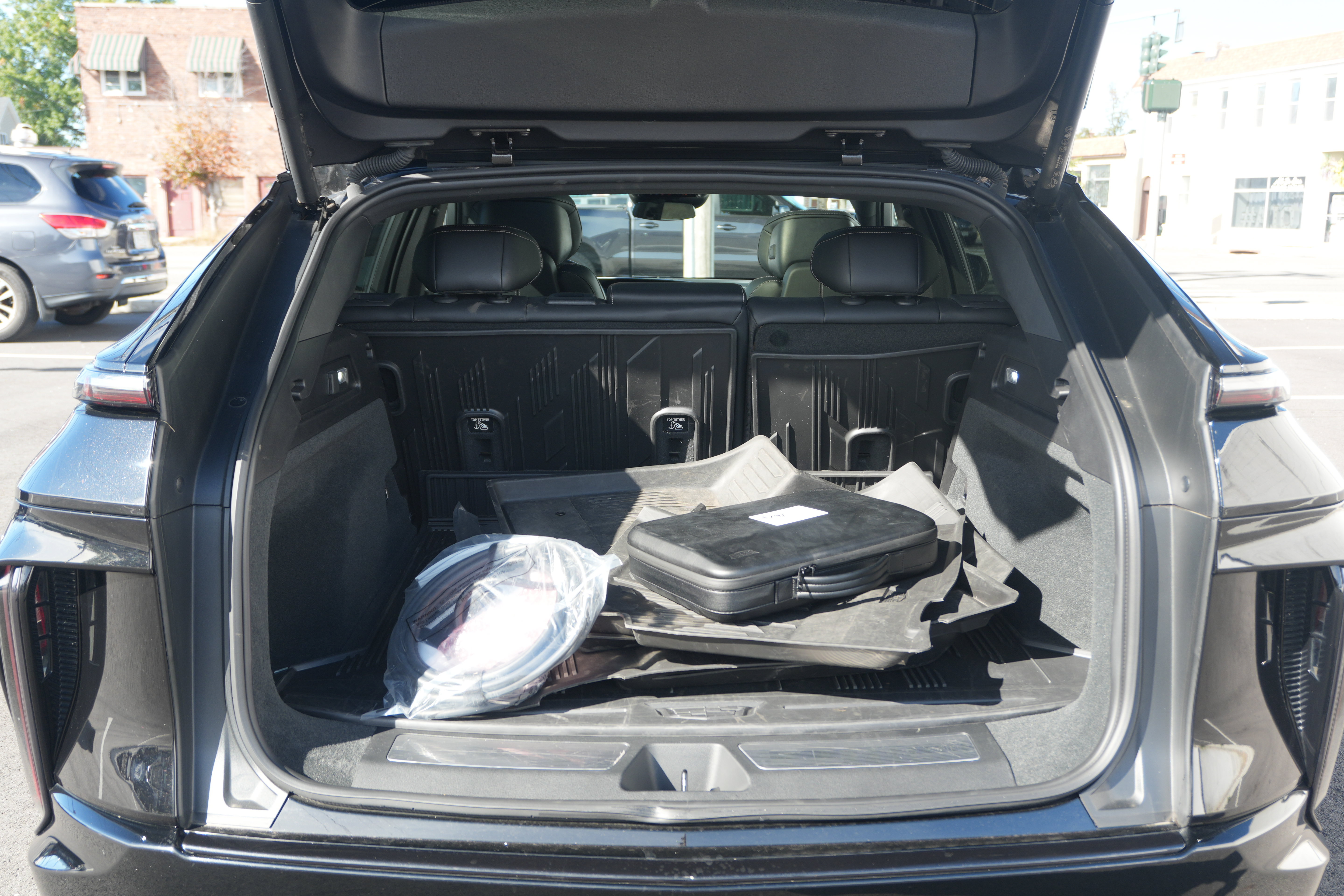 Used 2024 Cadillac Lyriq Sport w/ LPO, Floor Liner Package AWD/4WD image 19
