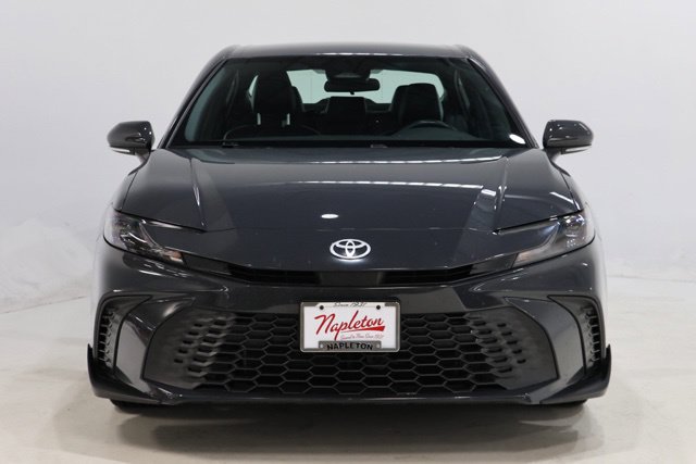 Used 2025 Toyota Camry SE FWD image 2